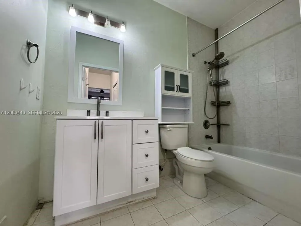 7080 NW 177th St #107-13 Hialeah, FL 33015