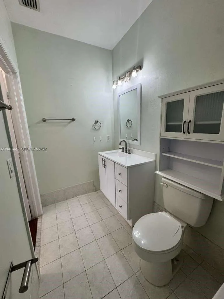 7080 NW 177th St #107-13 Hialeah, FL 33015