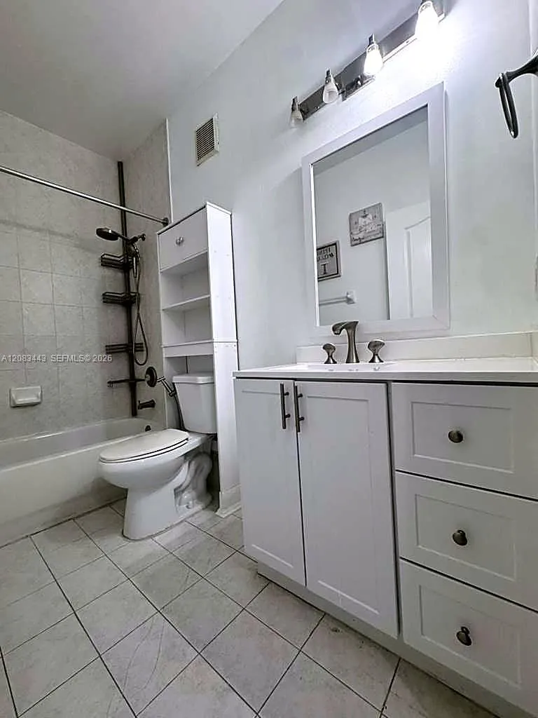 7080 NW 177th St #107-13 Hialeah, FL 33015