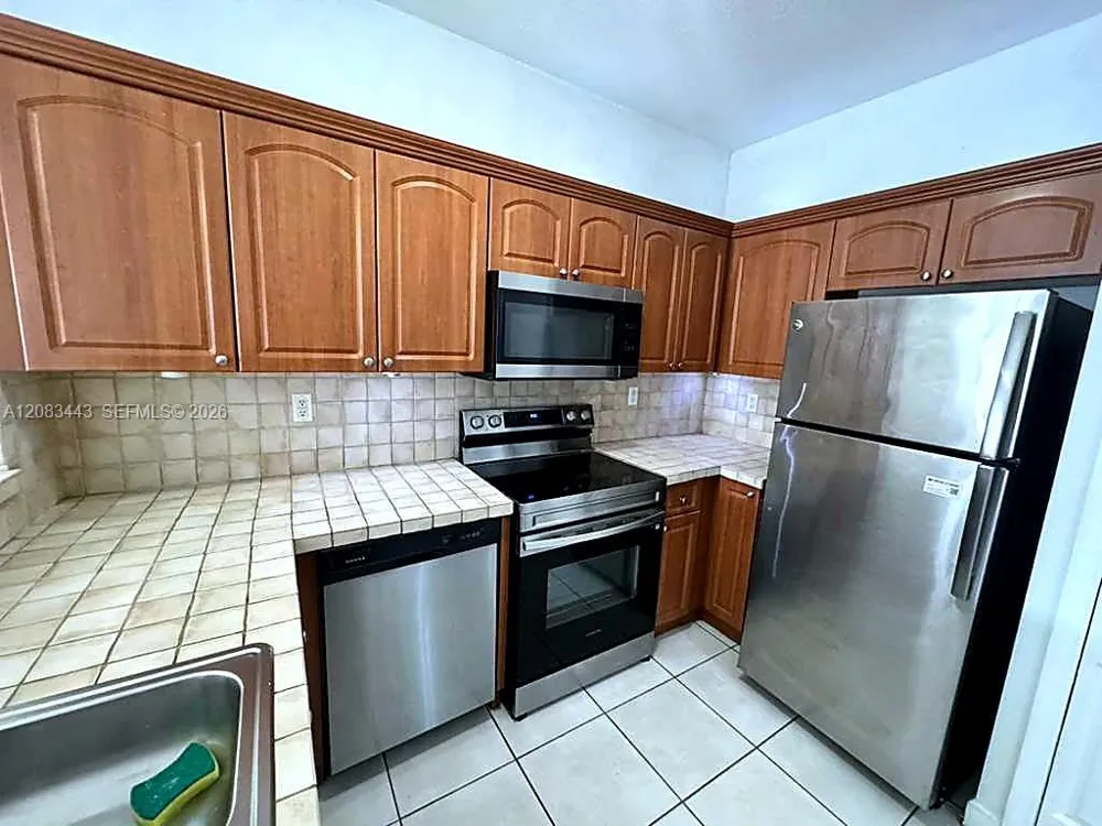 7080 NW 177th St #107-13 Hialeah, FL 33015