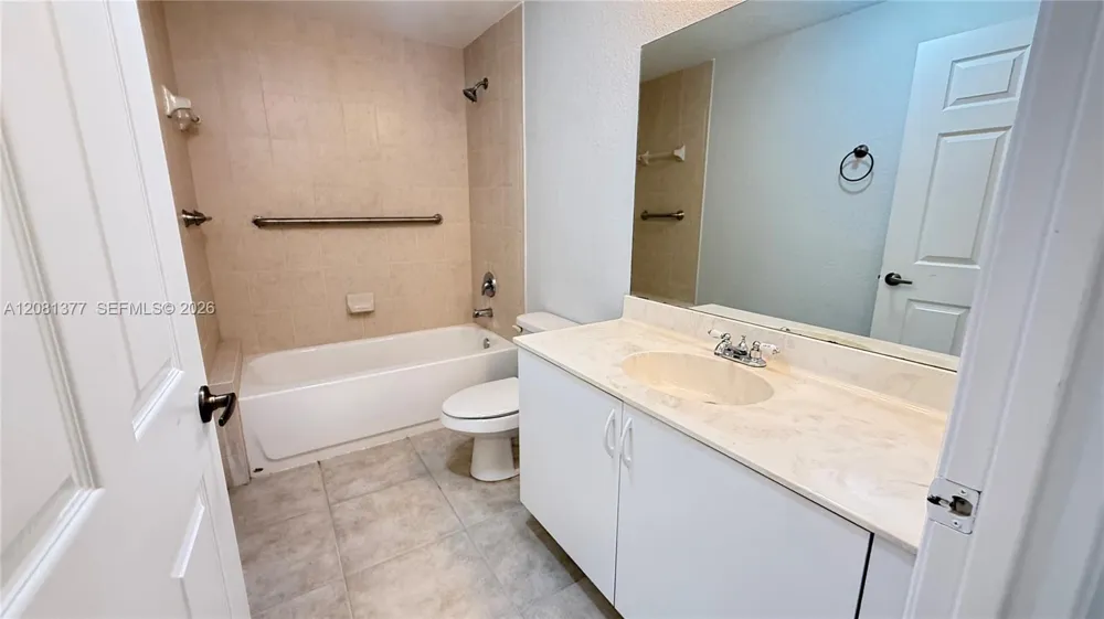 3452 Cypress Trl #203 West Palm Beach, FL 33417