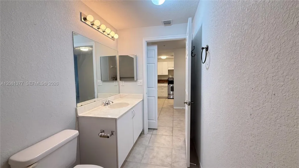 3452 Cypress Trl #203 West Palm Beach, FL 33417