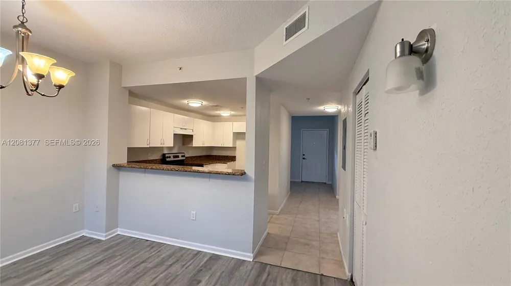 3452 Cypress Trl #203 West Palm Beach, FL 33417