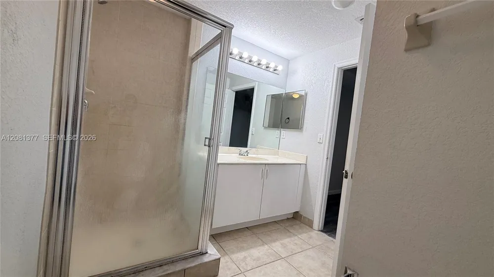 3452 Cypress Trl #203 West Palm Beach, FL 33417