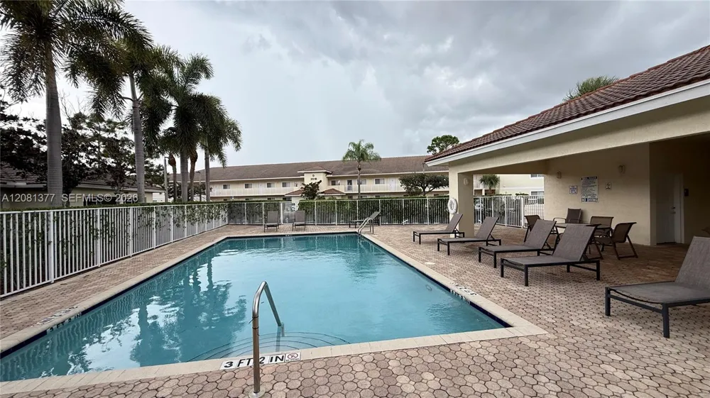 3452 Cypress Trl #203 West Palm Beach, FL 33417