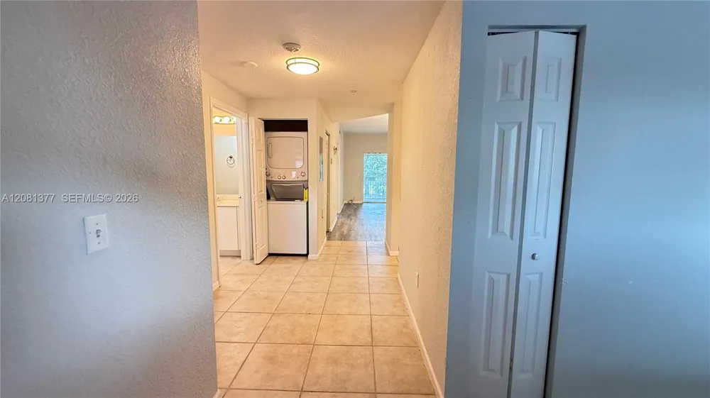3452 Cypress Trl #203 West Palm Beach, FL 33417