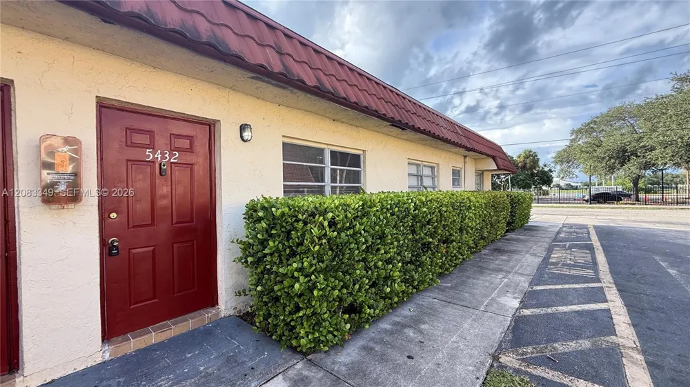 5432 NW 18th Pl #5432 Lauderhill, FL 33313