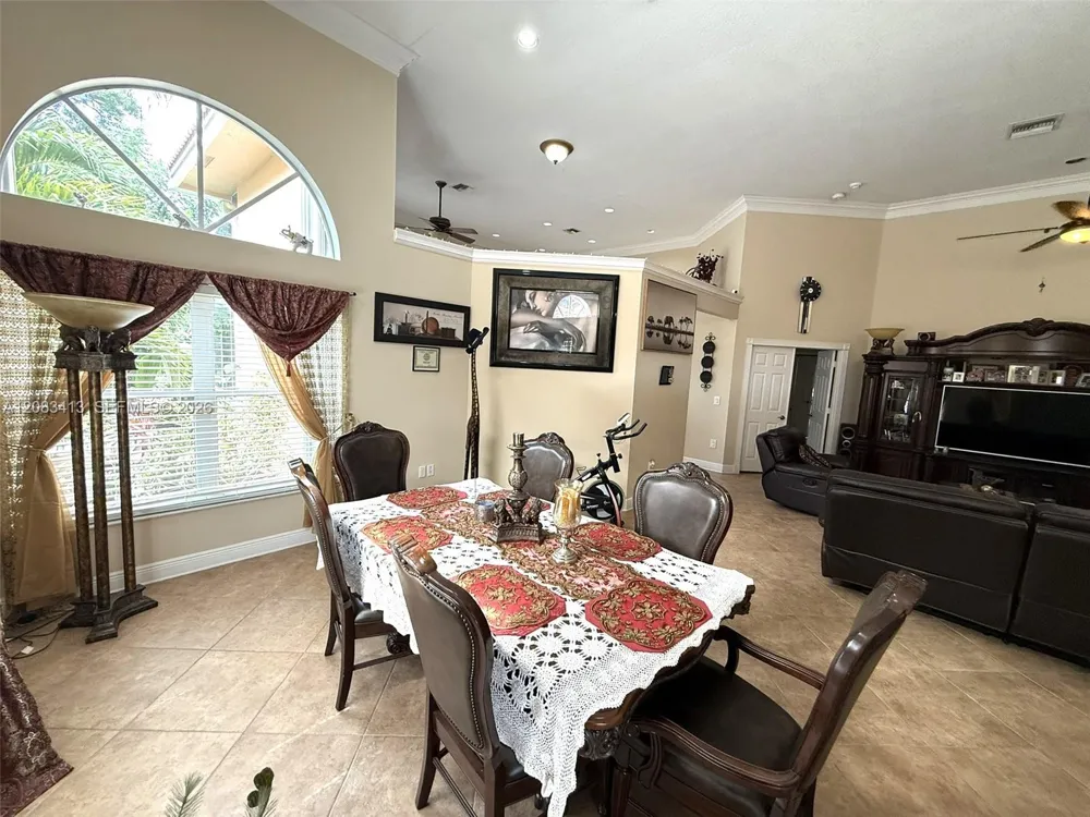 7705 Highlands Cir Margate, FL 33063