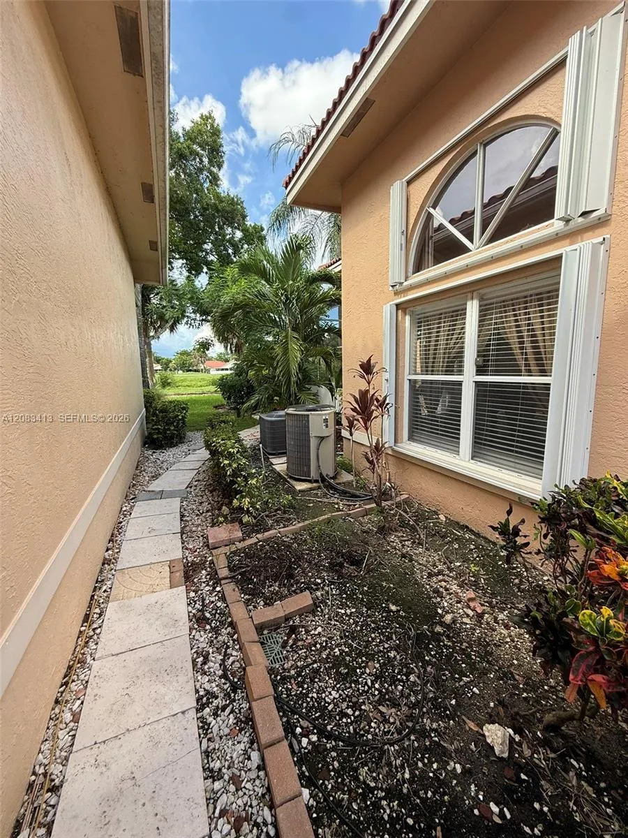 7705 Highlands Cir Margate, FL 33063