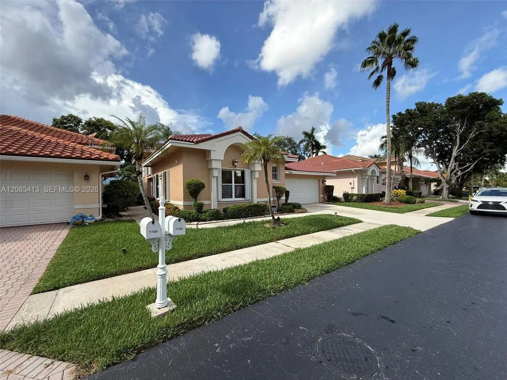 7705 Highlands Cir Margate, FL 33063
