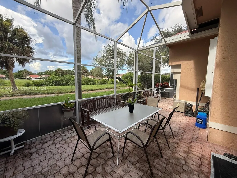 7705 Highlands Cir Margate, FL 33063