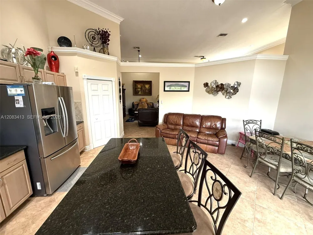 7705 Highlands Cir Margate, FL 33063