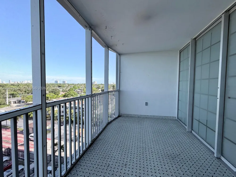 1780 NE 191st St #712-2 Miami, FL 33179