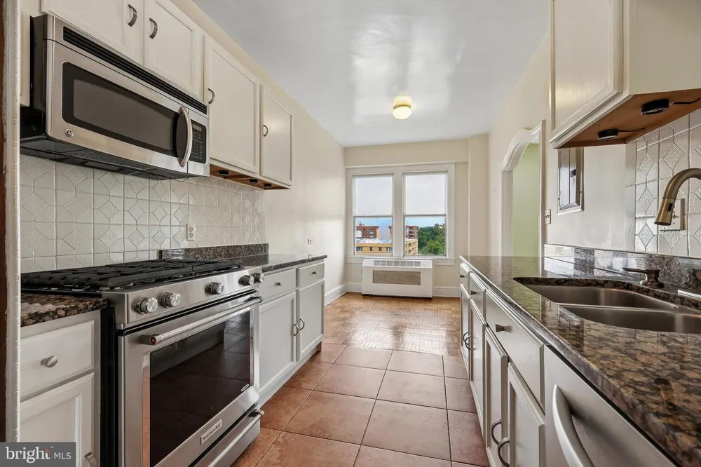 4000 CATHEDRAL AVENUE NW #606B Washington, DC 20016