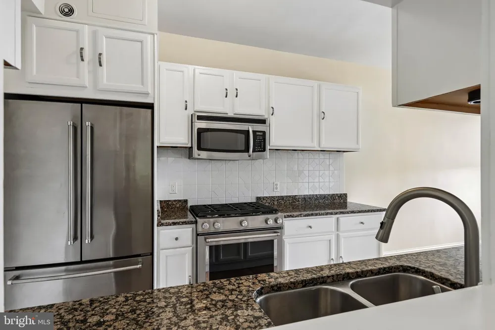4000 CATHEDRAL AVENUE NW #606B Washington, DC 20016