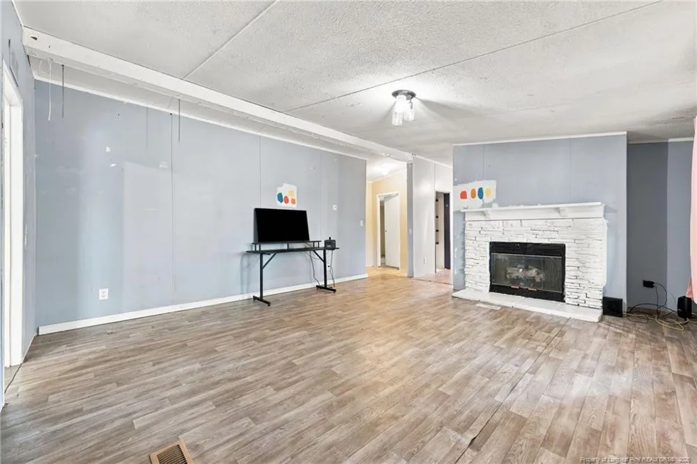 22 W Governor Brandon Street Spring Lake, NC 28390