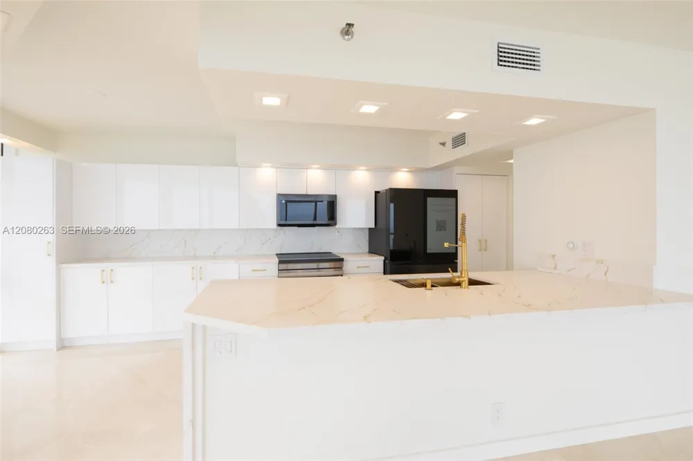16425 Collins Ave #2311 Sunny Isles Beach, FL 33160