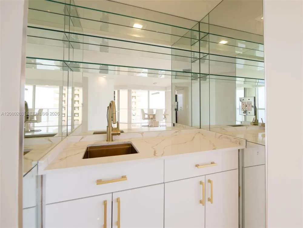 16425 Collins Ave #2311 Sunny Isles Beach, FL 33160