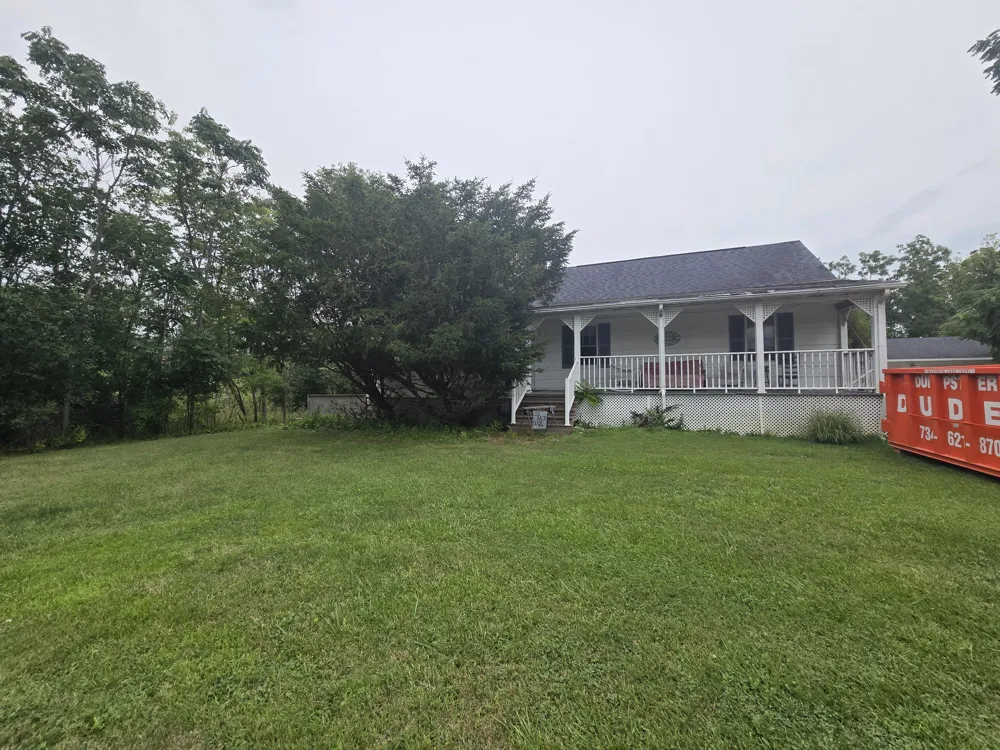 30321 W Jefferson Avenue Gibraltar, MI 48173