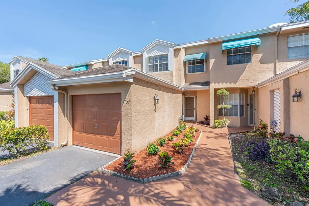 7107 Woodmont Way Tamarac, FL 33321