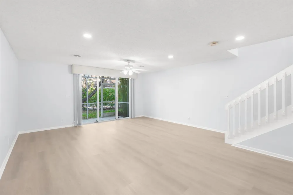 7107 Woodmont Way Tamarac, FL 33321