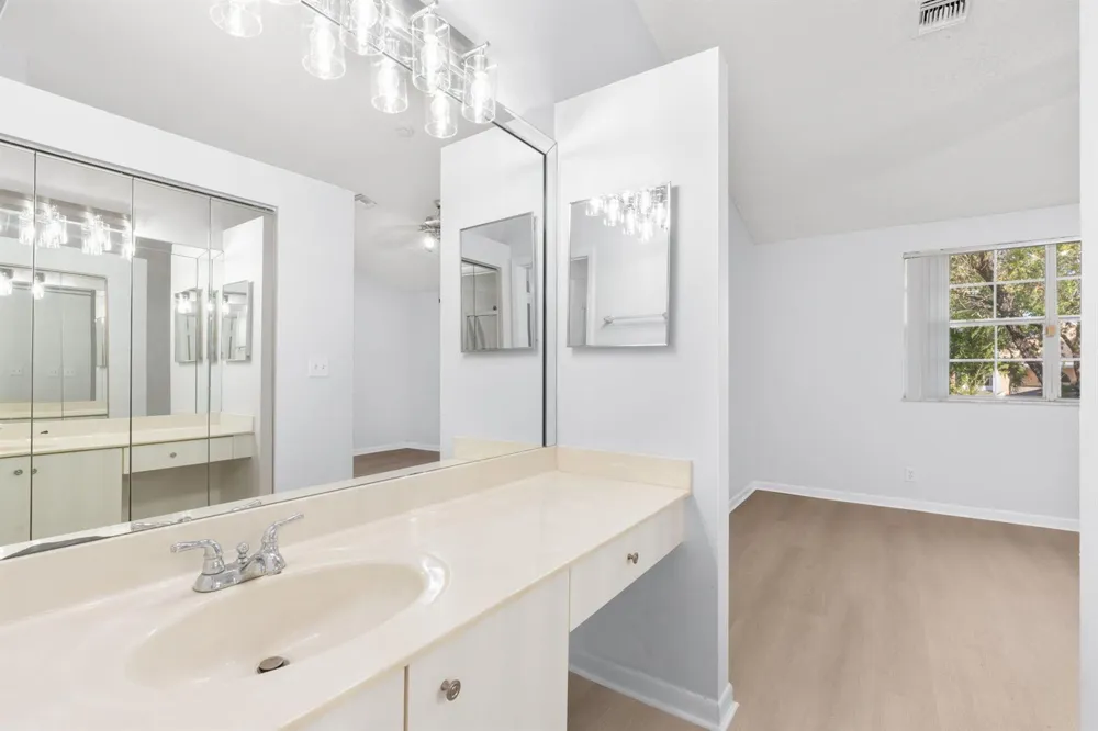 7107 Woodmont Way Tamarac, FL 33321