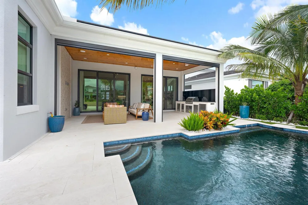 13195 ARTISAN CIRCLE Palm Beach Gardens, FL 33418