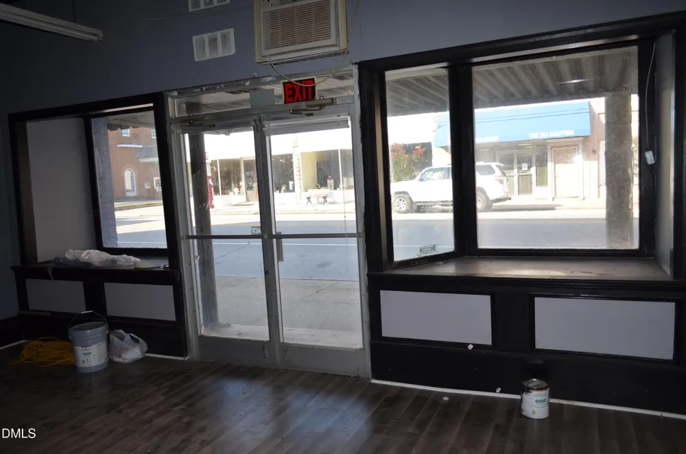 112 W 2nd Street Kenly, NC 27542