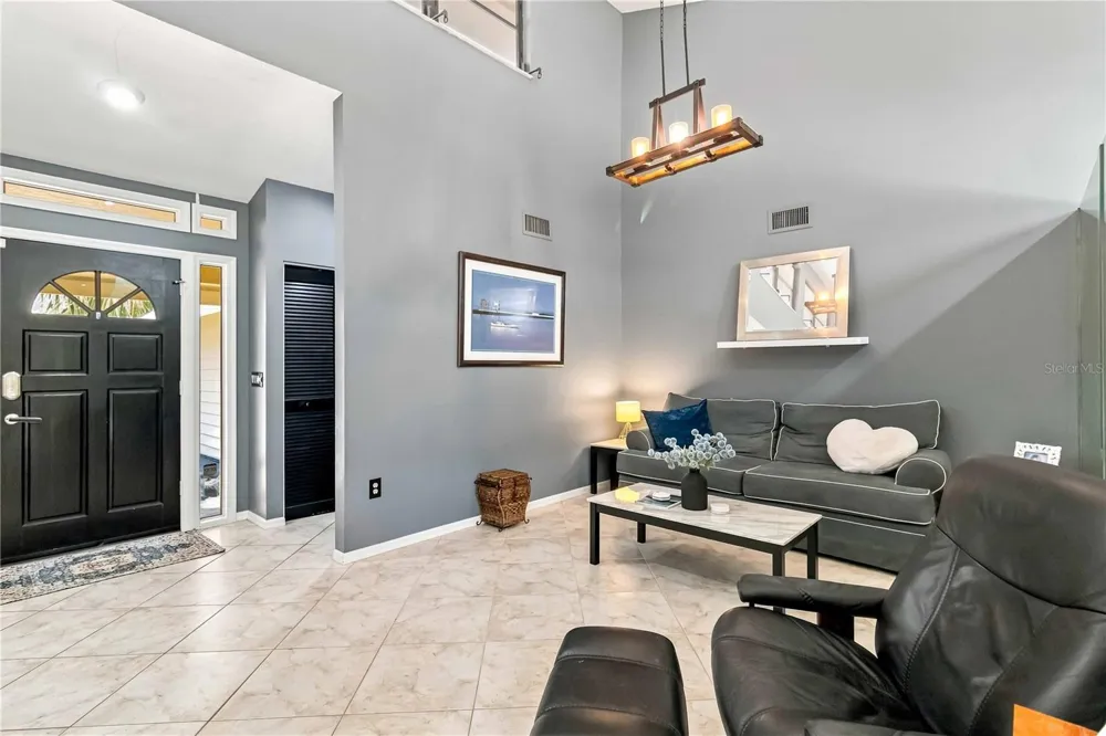 902 DRAKESWOOD COURT Sarasota, FL 34232