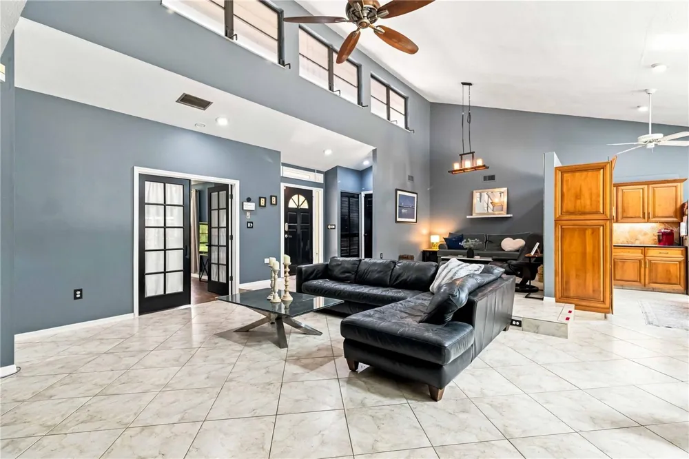902 DRAKESWOOD COURT Sarasota, FL 34232