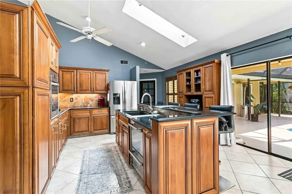 902 DRAKESWOOD COURT Sarasota, FL 34232