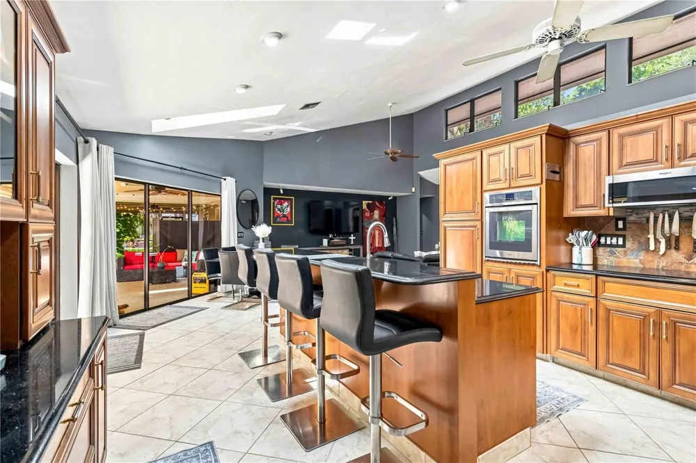 902 DRAKESWOOD COURT Sarasota, FL 34232