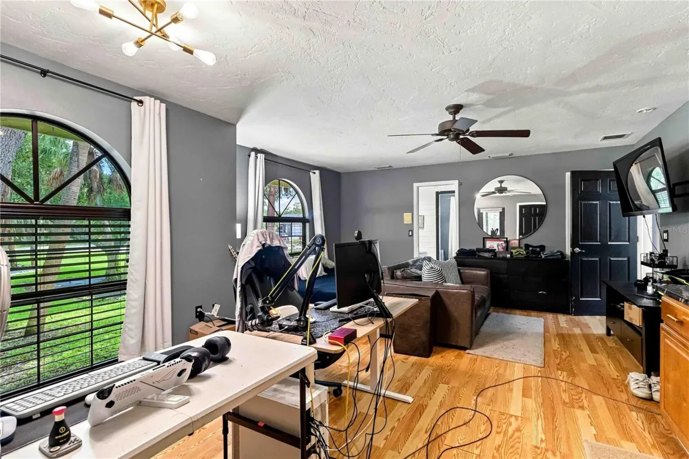902 DRAKESWOOD COURT Sarasota, FL 34232