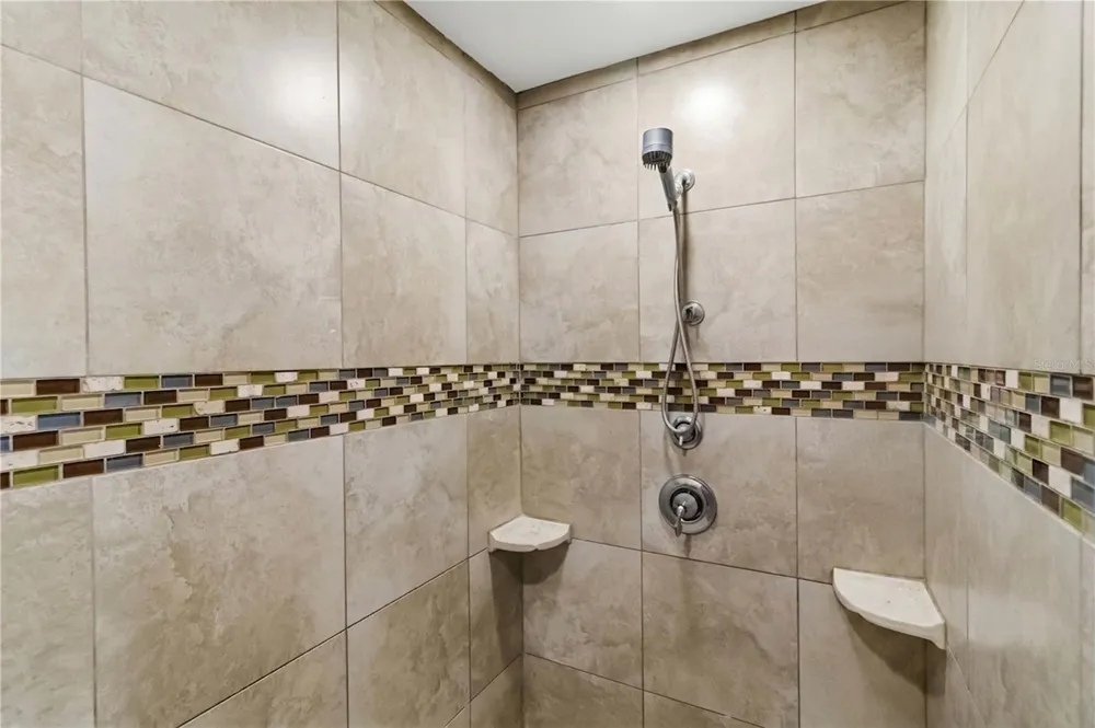 902 DRAKESWOOD COURT Sarasota, FL 34232