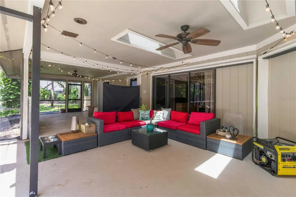 902 DRAKESWOOD COURT Sarasota, FL 34232