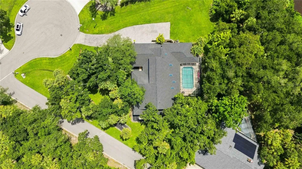902 DRAKESWOOD COURT Sarasota, FL 34232