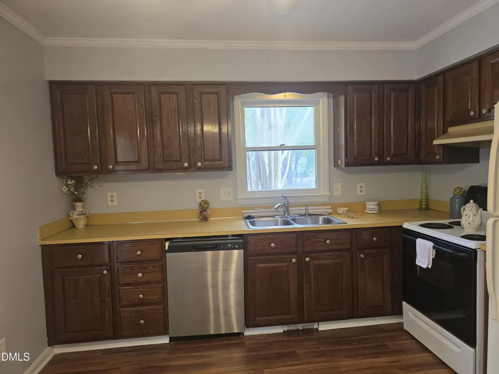 2214 Daley #B Chapel Hill, NC 27514