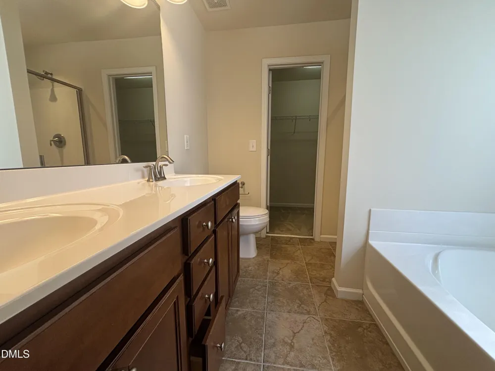 1429 Kirkwood Hill Way Wake Forest, NC 27587