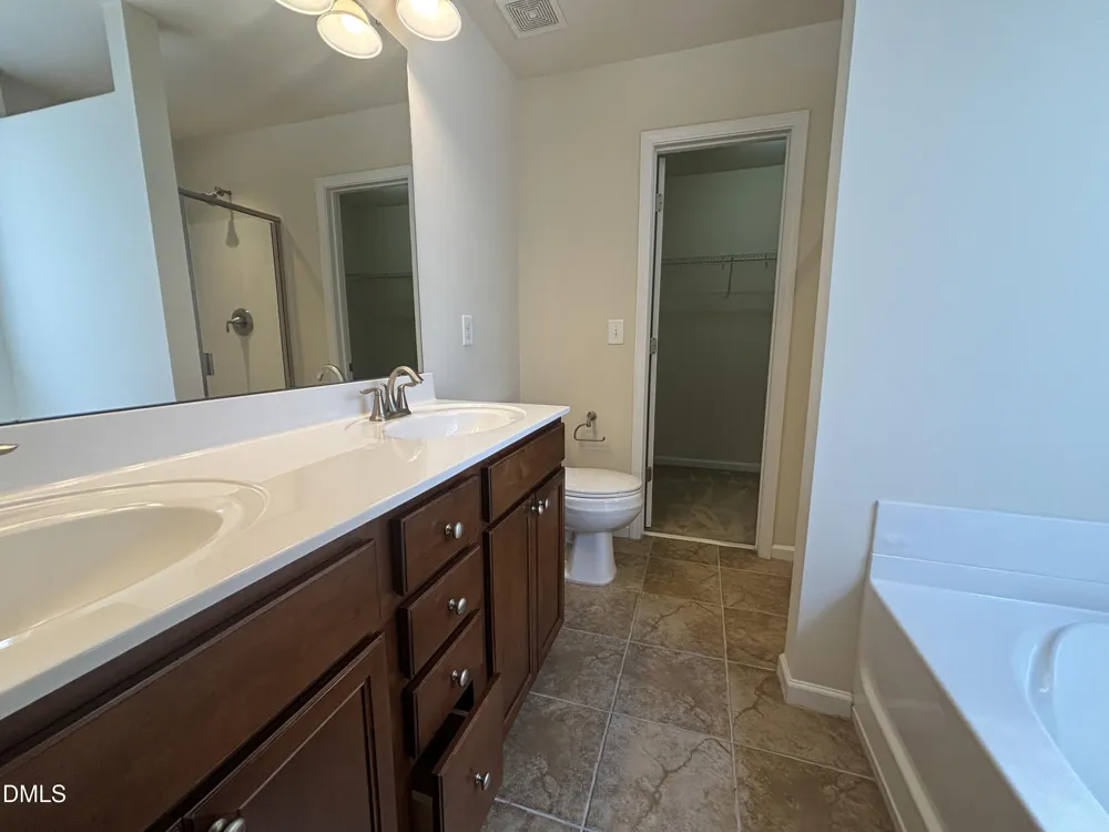 1429 Kirkwood Hill Way Wake Forest, NC 27587