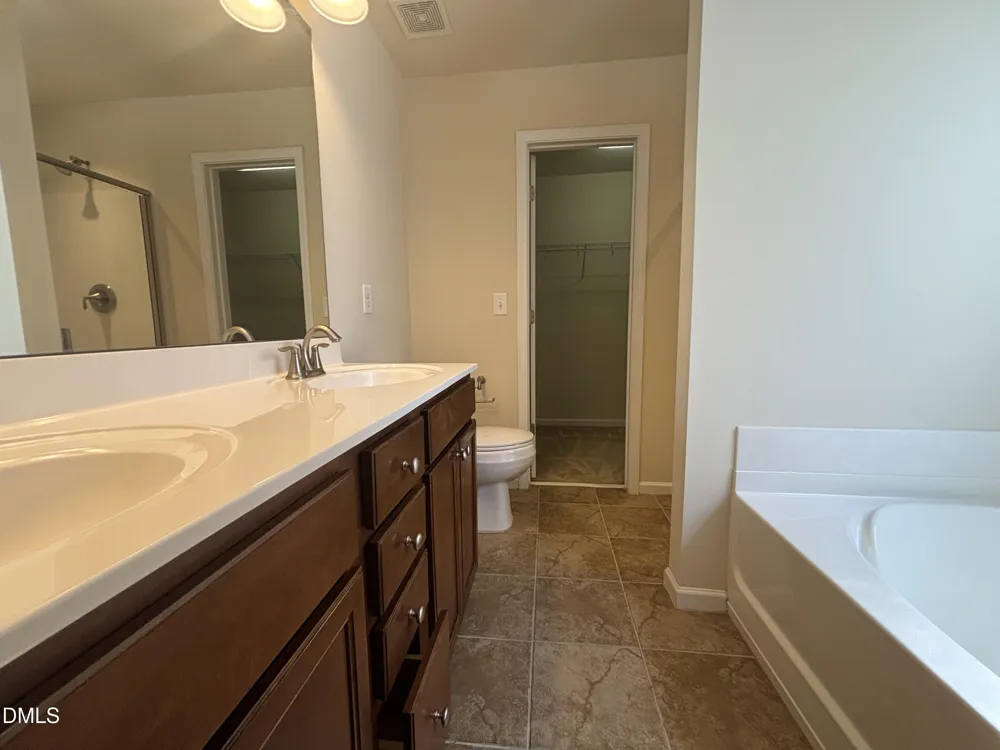 1429 Kirkwood Hill Way Wake Forest, NC 27587