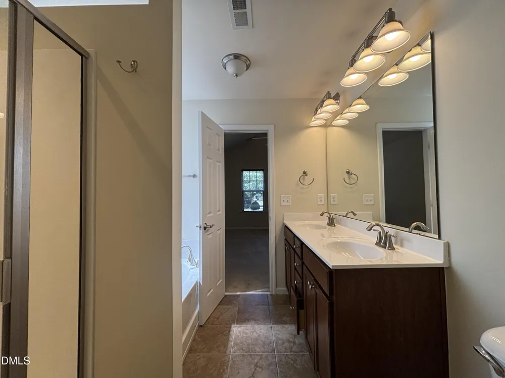 1429 Kirkwood Hill Way Wake Forest, NC 27587
