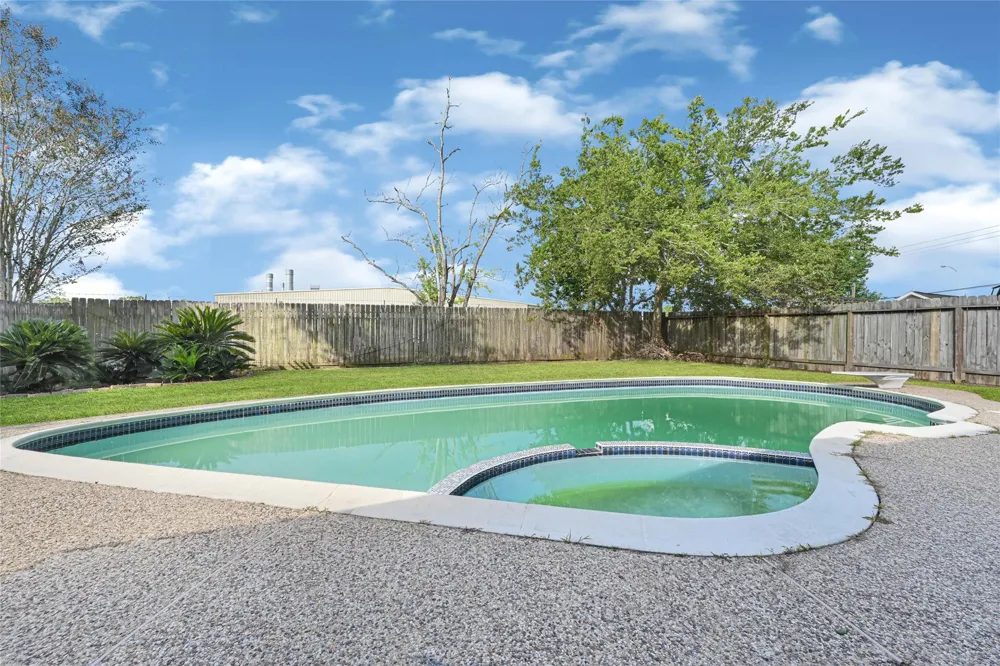 15810 Webelos Street Friendswood, TX 77546