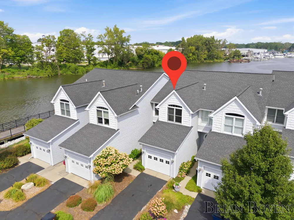 965 W Savidge Street Spring Lake, MI 49456