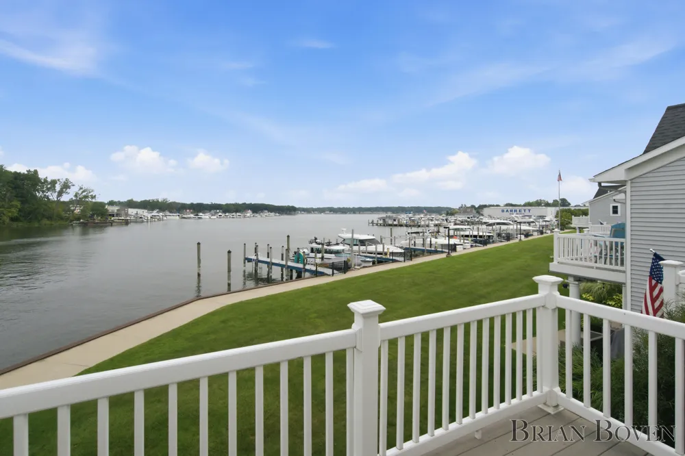 965 W Savidge Street Spring Lake, MI 49456
