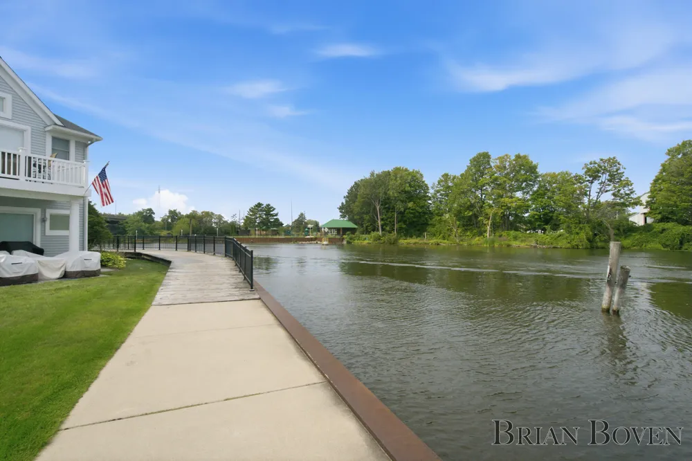 965 W Savidge Street Spring Lake, MI 49456