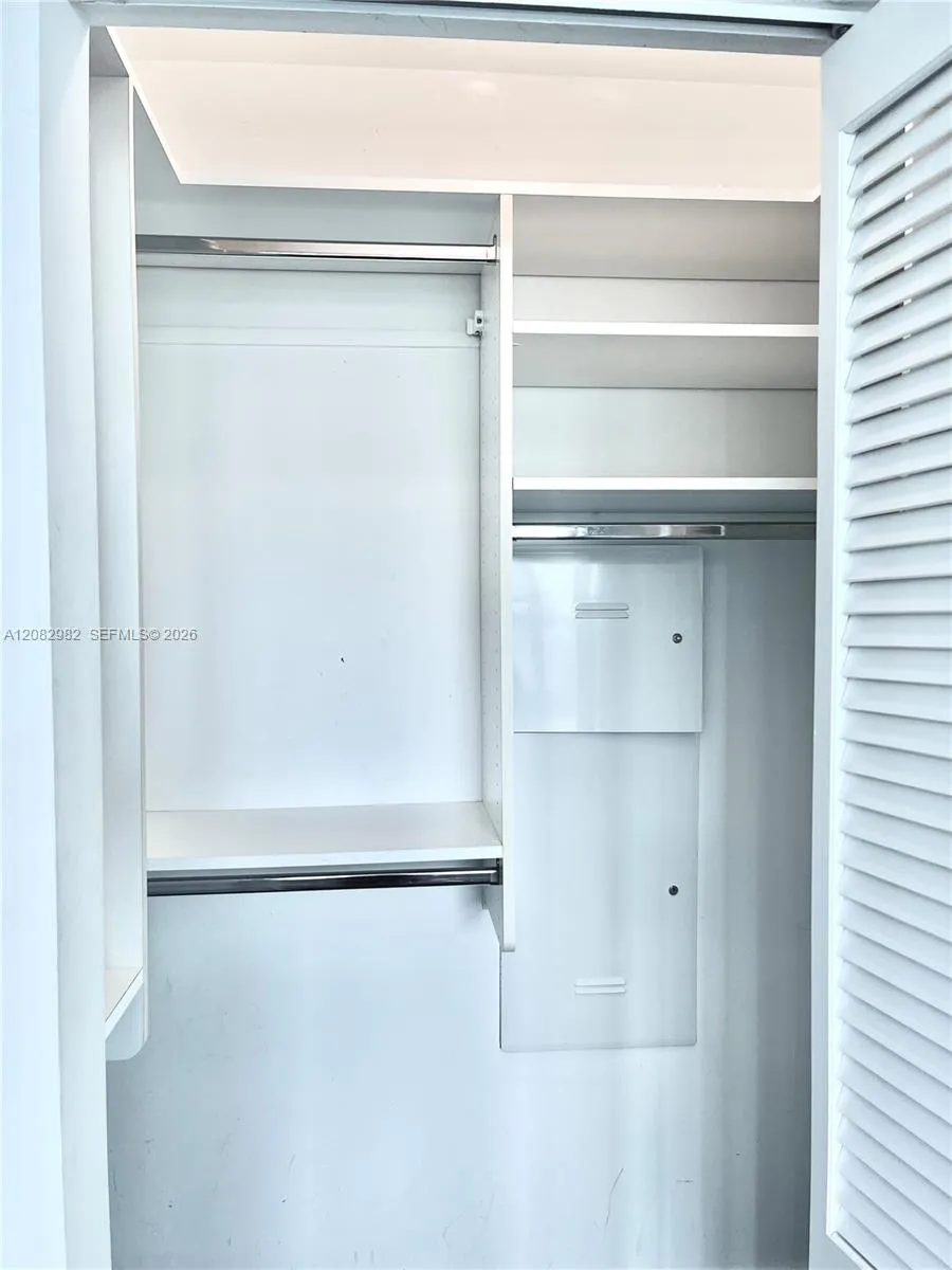 950 Brickell Bay Dr #4908 Miami, FL 33131
