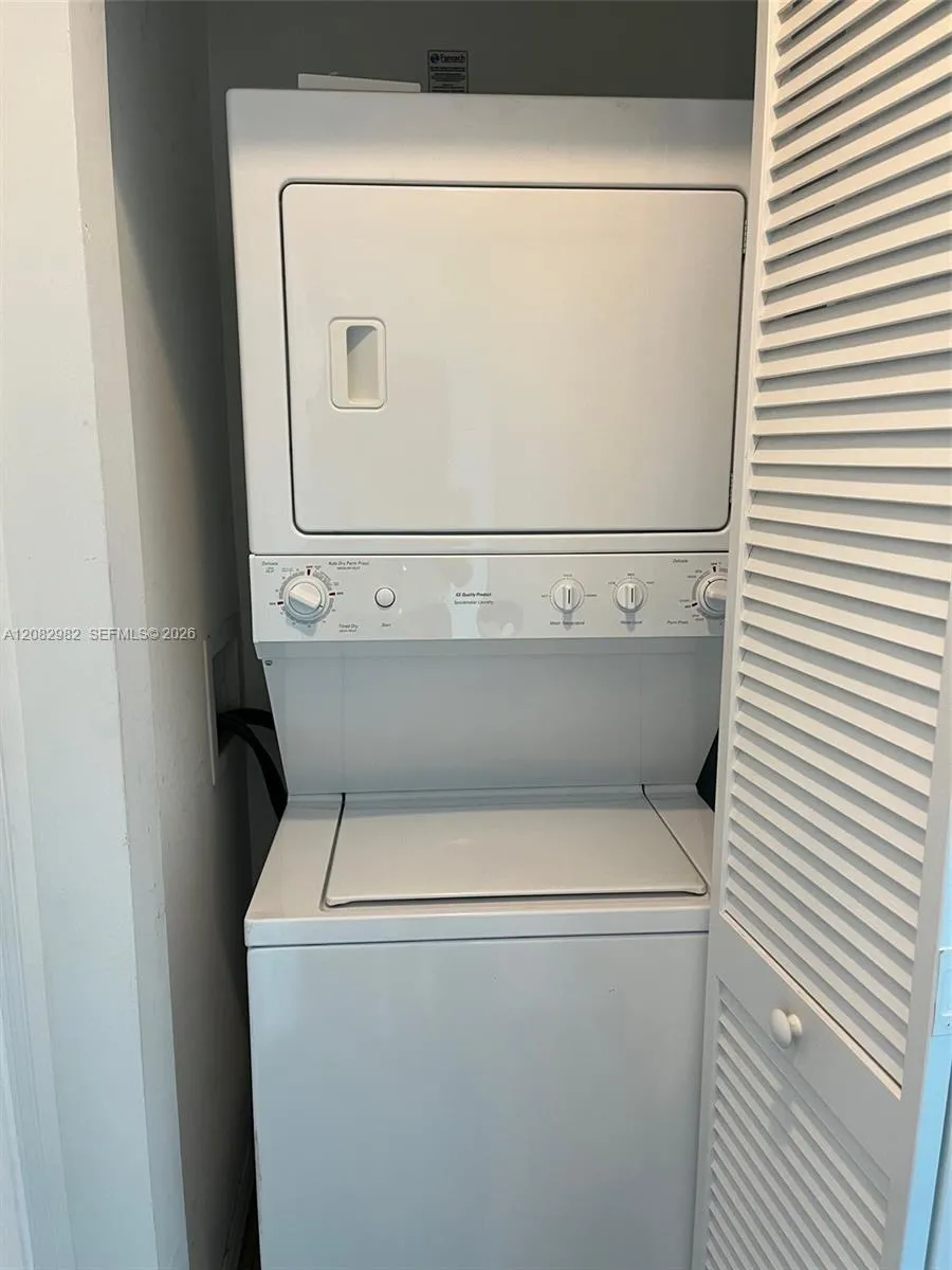 950 Brickell Bay Dr #4908 Miami, FL 33131