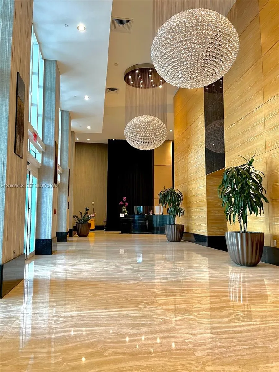950 Brickell Bay Dr #4908 Miami, FL 33131