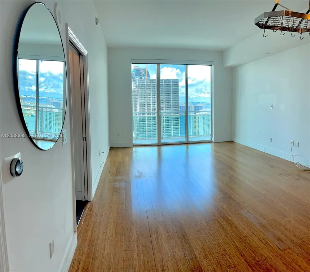 950 Brickell Bay Dr #4908 Miami, FL 33131