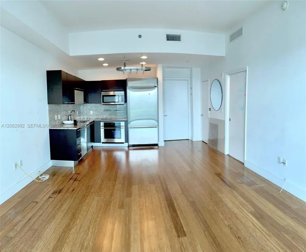 950 Brickell Bay Dr #4908 Miami, FL 33131
